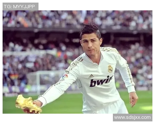 梦幻绿茵场上的逆袭人生装成足球明星的我如何书写传奇